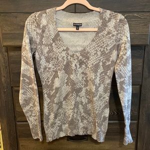 Medium Express long sleeve blouse